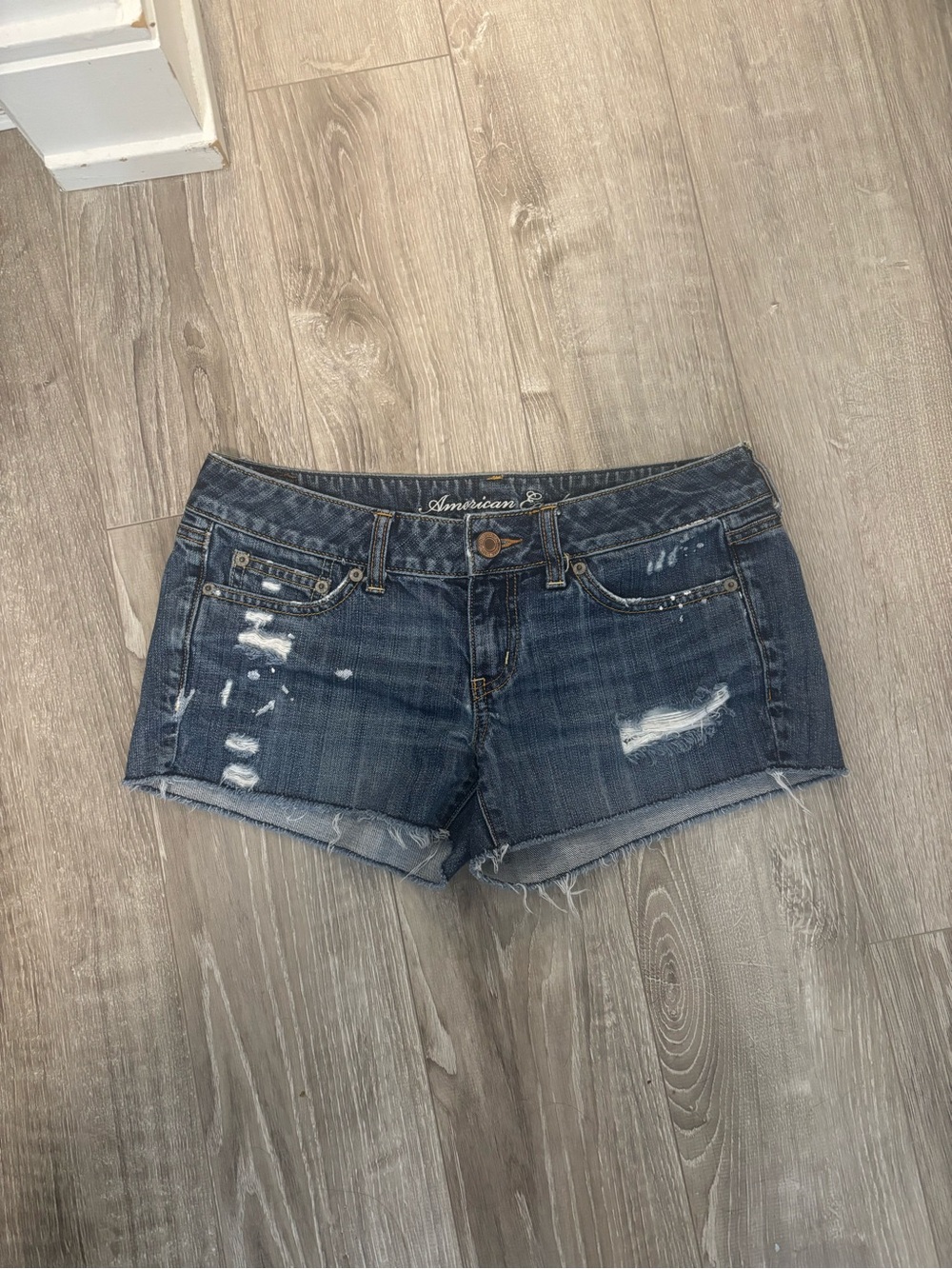 American Eagle- Low rise mini denim jean shorts - y2k vibe